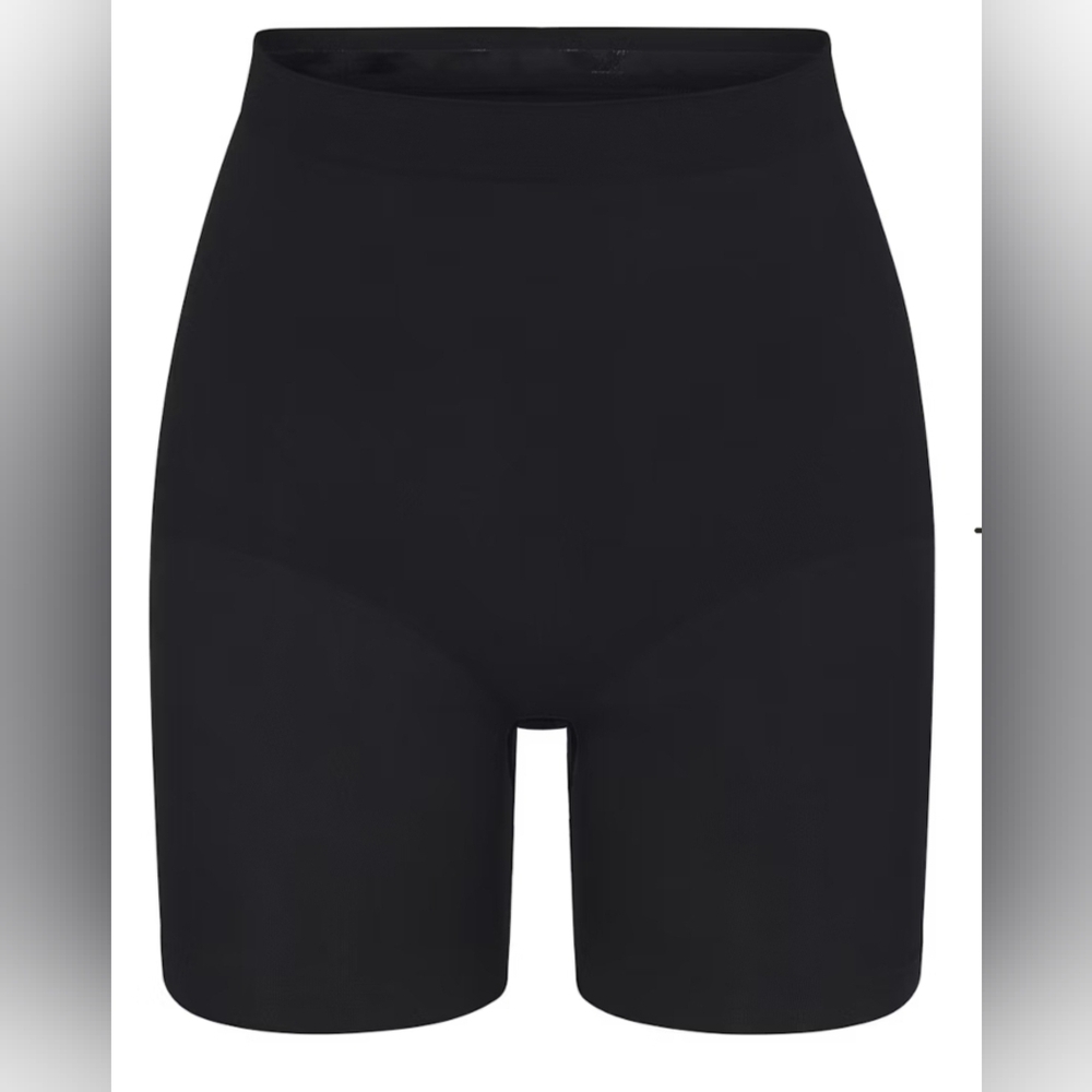 SKIMS High-Waisted Black Shapewear Shorts. 2X/3X